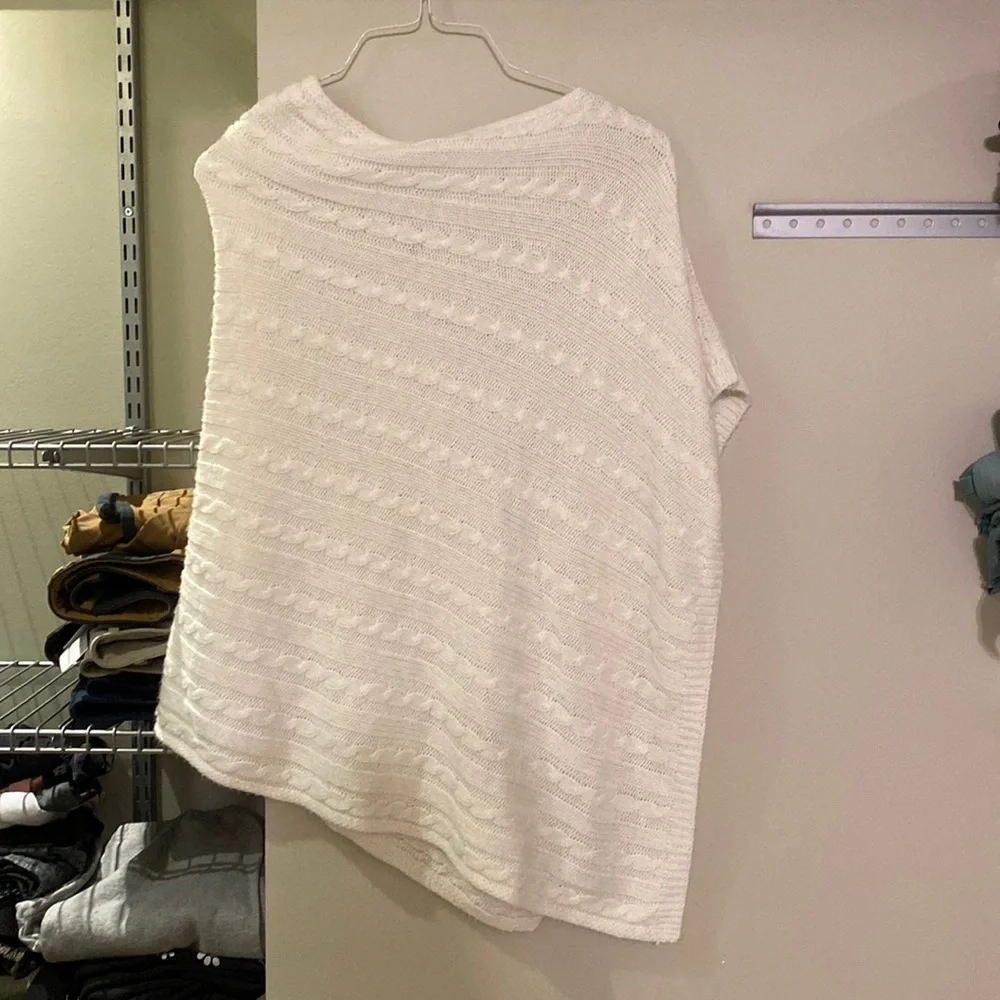 White Shawl - Picture 1 of 1